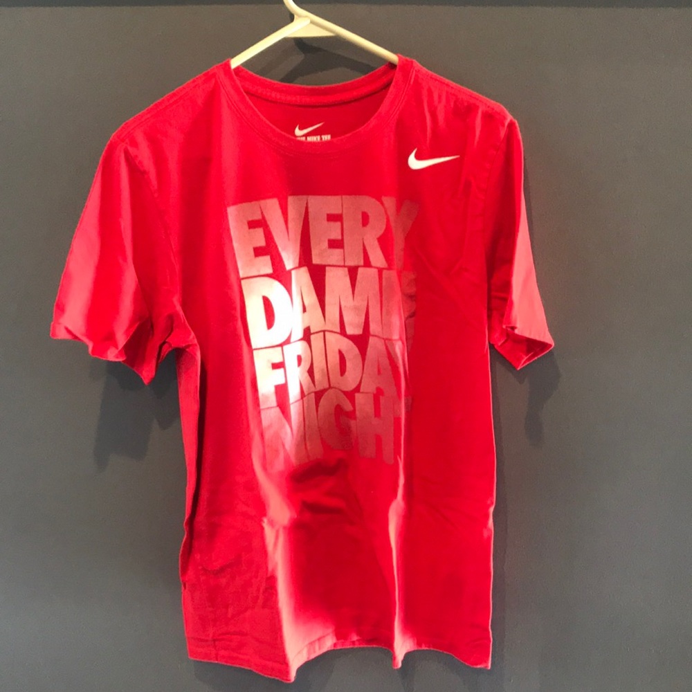 Nike shirt sleeve t-shirt